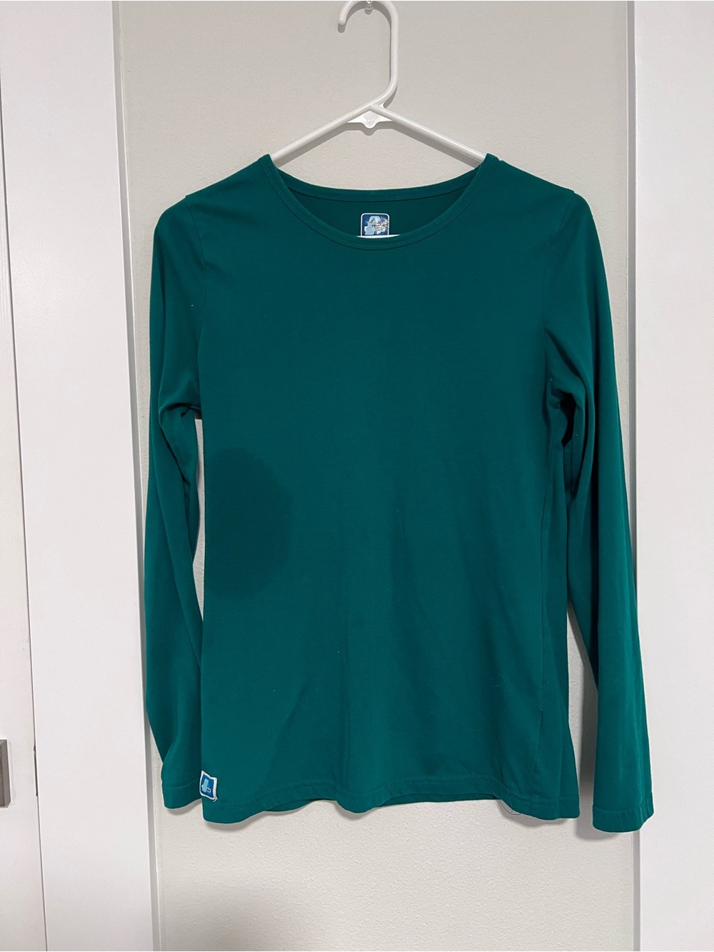 Adar under scrub green Long Sleeve Crewneck Tee